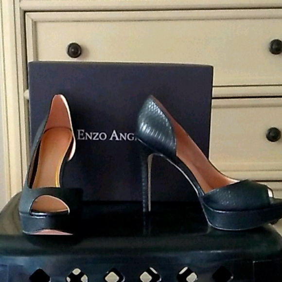 Sz 8.5 NIB black platform heels - Picture 1 of 8